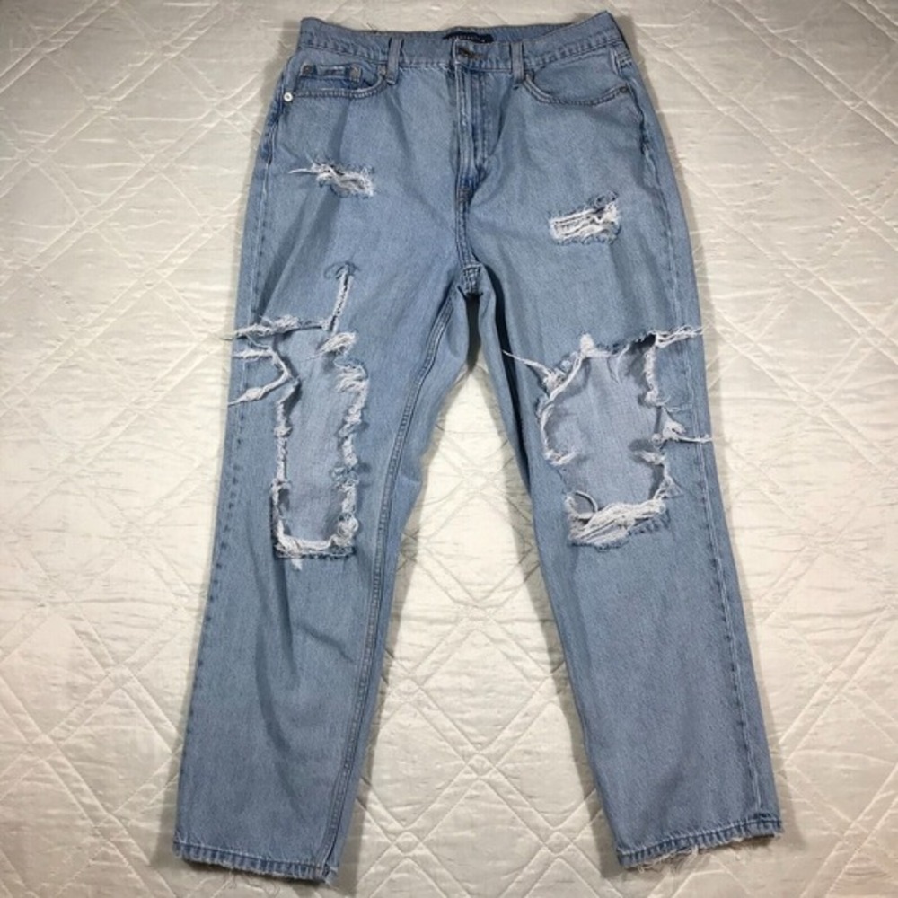 Aeropostale Slim & Thick Curvy Mom Very distressed blue jeans size 10